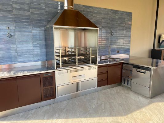 Cucina da esterno personalizzata, su misura